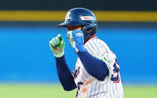 【ヤクルト】走攻守で見せた！モンテル「球場の空気を一気に変えられるような選手になりたい」
