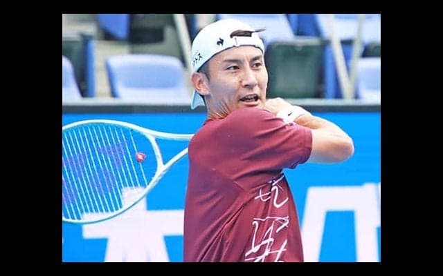 島袋将が望月慎太郎にストレート勝ち