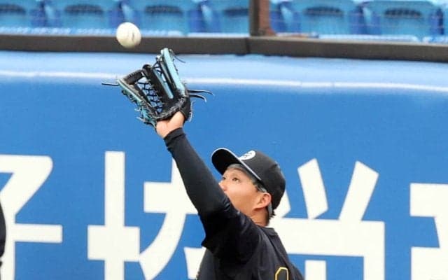 【阪神】森下翔太、本塁に目もくれず本気の二塁返球　徹底的に隙を突くパ球団へのけん制デモに