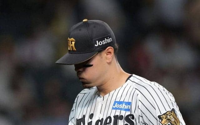 阪神が連日の守乱で失点　右翼・佐藤輝がファンブル＆悪送球の“ダブルエラー”　甲子園に悲鳴が響く