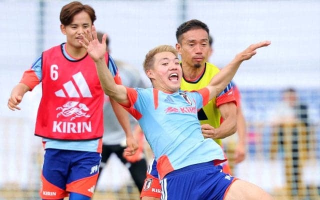 【W杯】長友佑都　日本のために自ら傷口を開く「伝えられることがある」…１２年前の試合を初めて見返す