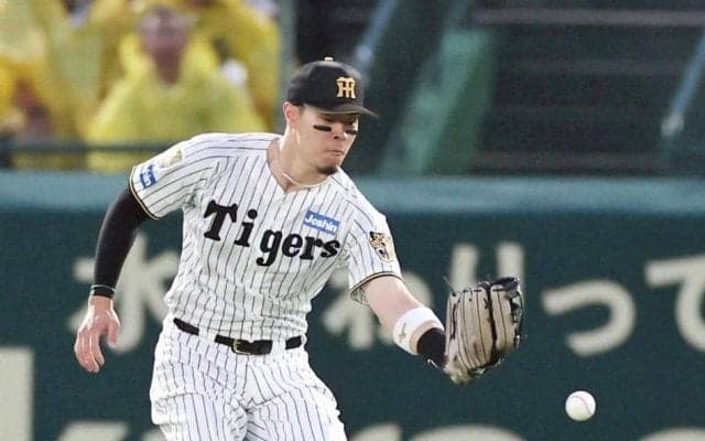 阪神・藤川監督　佐藤輝のダブルエラー責めず「これはもう全く問題ない」　甲子園５連敗も「また明日」