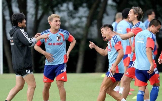 【Ｗ杯】長友佑都、盟友・吉田麻也のサポートプレーヤーでの再合流を大歓迎「心強い存在」「米国のことを知っているのはやっぱり大きい」