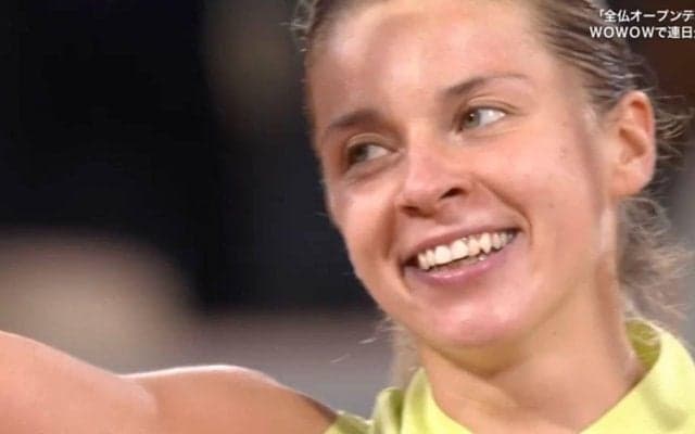これぞシンデレラストーリー…赤土に歓喜の涙！予選から勝ち上がりのフワリンスカ、四大大会で初の決勝進出 天を仰ぎ喜び爆発