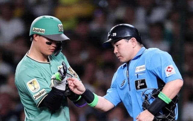 途中交代の阪神・森下翔太「明日になってみてからですね」五回に右手首に死球も右手打撲の診断　リーグトップ６個目デッドボール