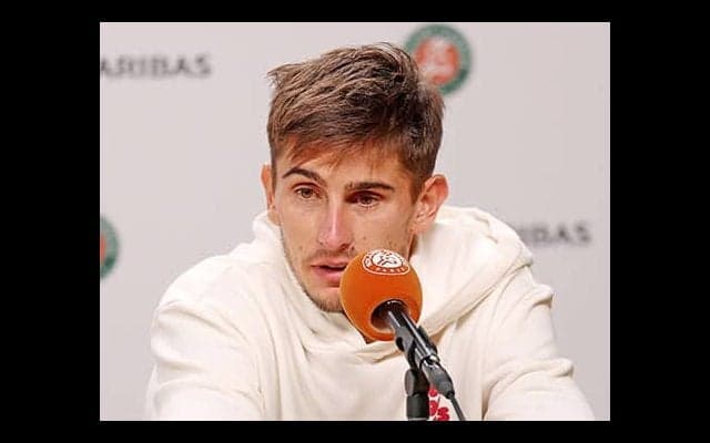  体調不良で全仏OP準決勝を棄権 