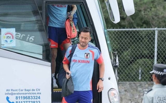 【Ｗ杯】遠藤航は３日連続でグラウンドに姿を見せず　吉田麻也がサポートプレーヤーで再合流！　事前合宿３日目スタート
