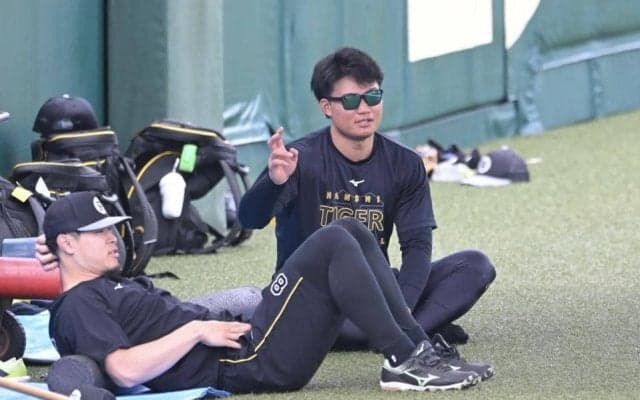 阪神　森下翔太が試合前練習へ「痛いのは痛いですけど大丈夫」５日の楽天戦で右手首に死球　打撲の診断