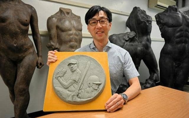 夏の高校野球のメダルを新たにデザイン　奈良教育大の竹内晋平教授