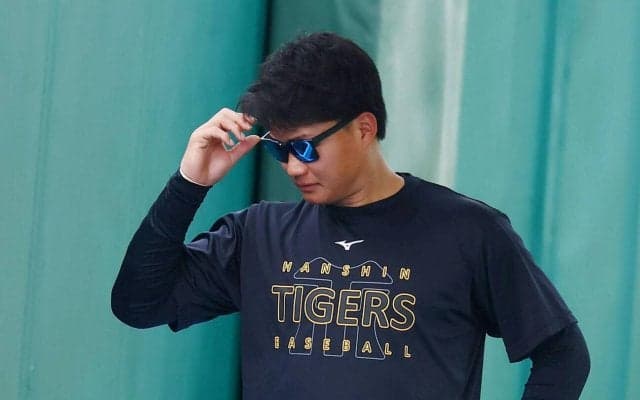【阪神】森下翔太「痛いは痛いですけど大丈夫」前日に死球受け「右手首の打撲」の診断