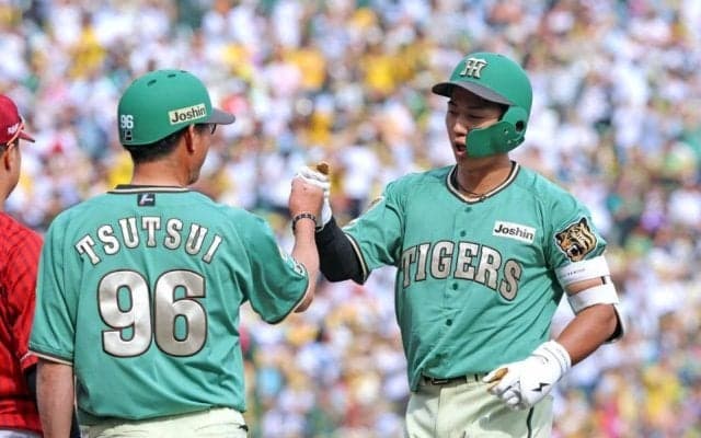 阪神連勝で首位浮上　接戦制し２カードぶり勝ち越し　ドラ１・立石が決勝打、五回に左前適時打　村上は６回無失点で５勝目