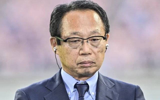 【なぜ森保監督に議論を吹っ掛けるのか】空港の片隅で戦術を語った岡田監督、メキシコ五輪の長沼監督を質問攻めに、日本代表が示した漢気！