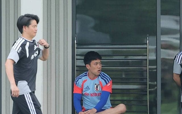 【Ｗ杯】遠藤航、４日目で初めてグラウンドに姿を見せるも依然別メニュー調整続く　チームは４日で３度目の練習会場変更で本来の練習場で実施