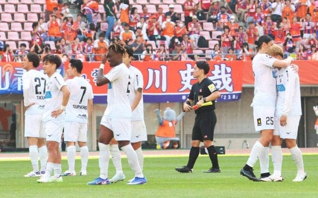 【Ｊ２札幌】試合前日１１時札幌出発→仙台空港から陸路→午後８時新潟到着　延長ＰＫ負けに川井健太監督「移動時間が長いと神経系にダメージ」