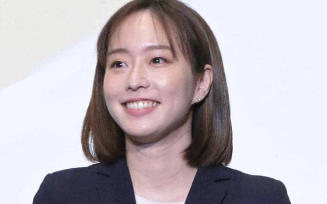 石川佳純さん　激レアのエプロン×バンダナ姿→両手に大根持って笑顔に「似合いすぎて怖い」「惚れてまうやろー」「いつ見ても自然」番組出演ＰＲに反響