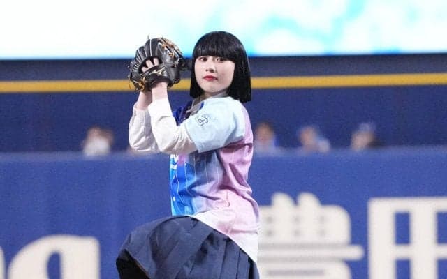 【中日】アバンギャルディSeiraがセレモニアルピッチに登場　荒木雅博本部長補佐から助言