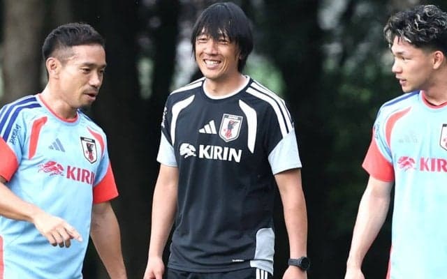 名手・中村俊輔コーチの薫陶を受けてFKを決めるのは誰？　伊東、久保らが居残りで練習「やっぱり一番フリーキックうまい人から教われるのはいいこと」