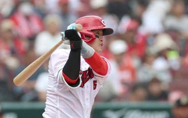 同学年の甲子園スター対決は広島・小園に軍配　オリックス・吉田輝星との対戦で右前打