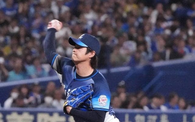 【西武】甲斐野央が愛する家族が見守る中で通算100ホールド到達　降板後は仲間を支える熱い男