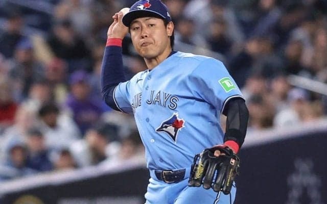 岡本和真の隠れた美技、地元TV局で大絶賛　弾丸ライナー捕球は「最も難しい」