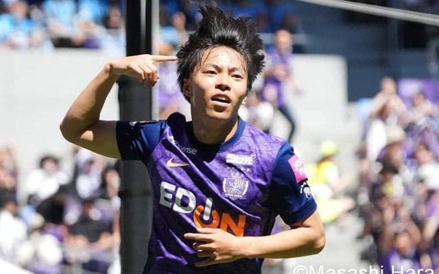｢侵入した時点でもう決まり｣J1広島23歳FWが｢ナカムラの左30°｣から4戦連発！｢必殺技やで｣｢再現性高いな｣紫の稲妻が止まらない！