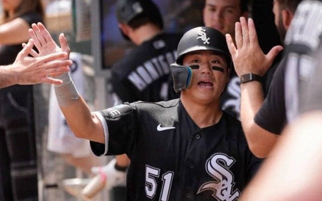村上宗隆が不在でも…「4.67」→「5.57」　100敗球団が大変貌、シカゴTVも驚く快進撃