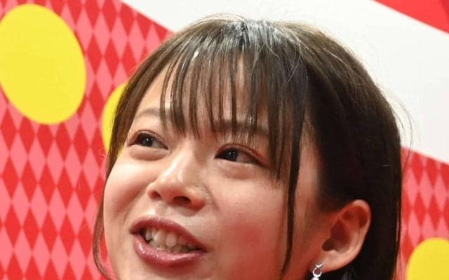 高木菜那さん、おすし堪能する姿に「可愛い過ぎやろ」「笑顔が素敵」「もりもり食べて」