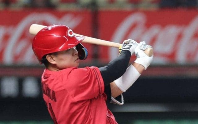 広島　ドラフト１位・平川が待望のプロ初本塁打　右打席で好敵手・武内から「うれしいです！」両手を上げてガッツポーズ