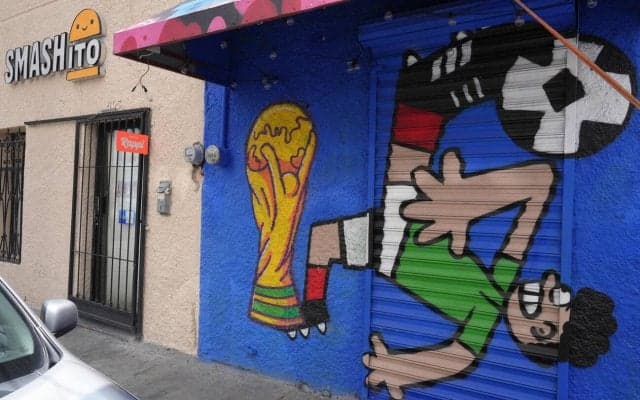 【北中米の風】現地の人気ハンバーガーショップ名は「SMASH　ITO」伊東純也の一撃期待？