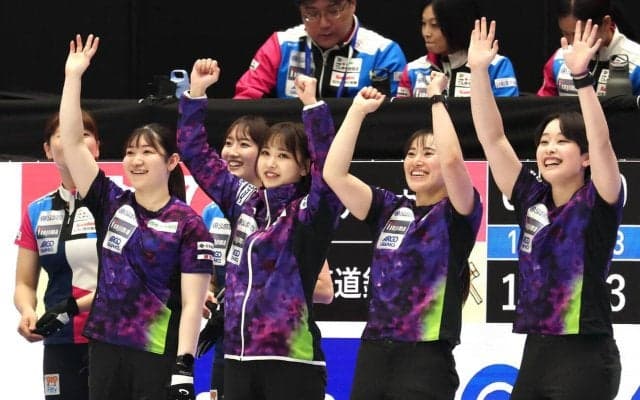 【カーリング】元乃木坂の「堀未央奈っぽい」話題、23歳スキップ擁す北海道銀３連勝かけ京大戦へ