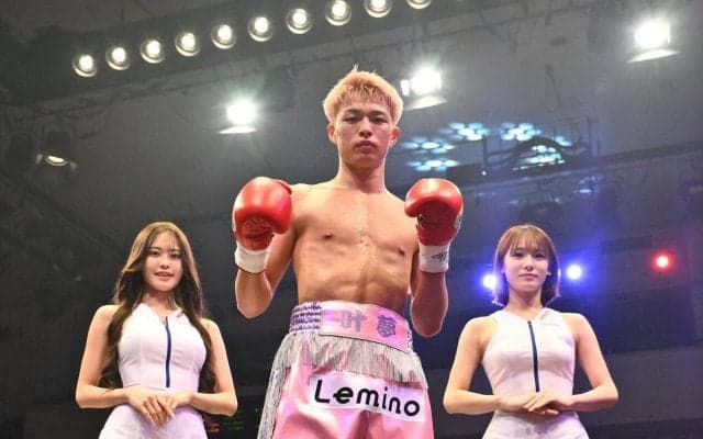 【ボクシング】井上尚弥の前で！高校３冠・片岡叶夢がTKO勝ちデビュー「しっかりKOと…」