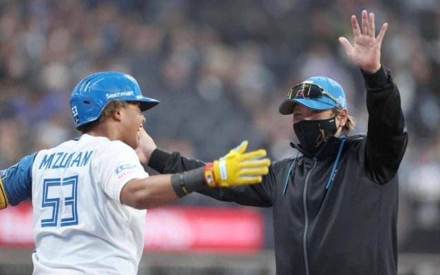 【日本ハム】新庄監督称賛、初猛打賞のドラ３大塚瑠晏「すごいね。今日も打ってくれる気がした」