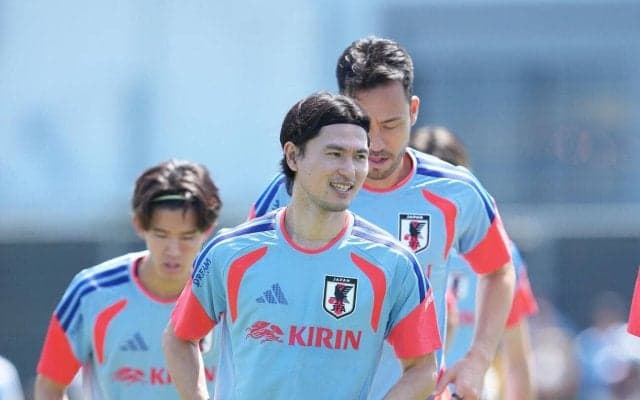 【日本代表】“メンター”南野拓実が練習前にスピーチ　鈴木彩艶「懸けている思い強いと感じた」
