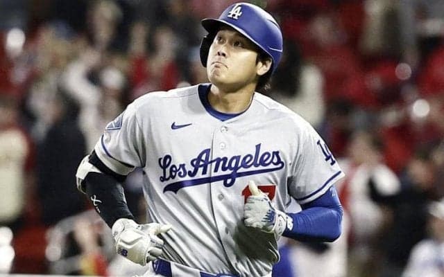 大谷翔平がまさか　１２号弾がホームランキャッチで阻まれる　敵地が大歓声＆投手は渾身ガッツポーズ　飛距離１１４メートルの一撃が