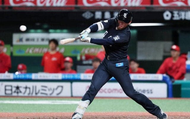 【西武】ドラ１小島大河が逆転打　左翼席の早大応援団の前で泥くさい“明大魂”を発揮