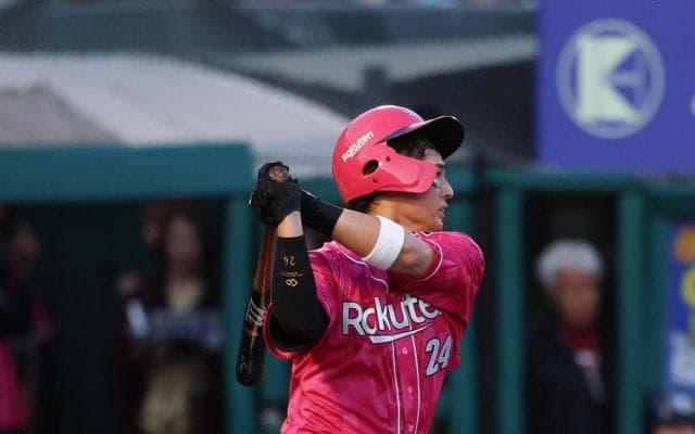 【巨人】ボールはどこ？　立ち尽くす佐々木俊輔　薄暮でボール見失いピンチ招く