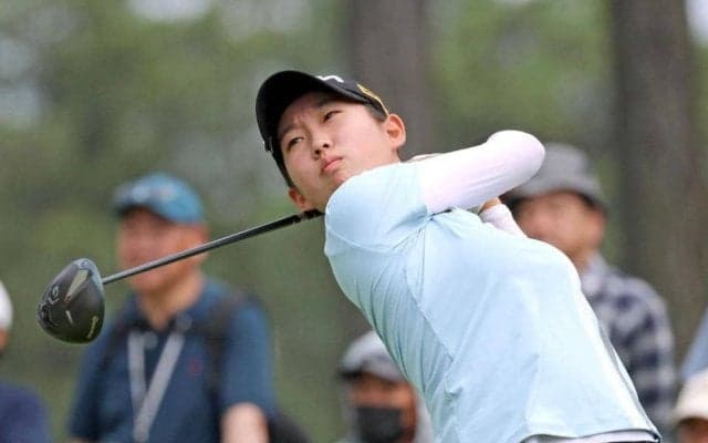１４歳アマ金瑞娥が単独首位　１７番“直ドラ”２オン　ゴルフ始めて４年目、ツアー最年少Ｖへ