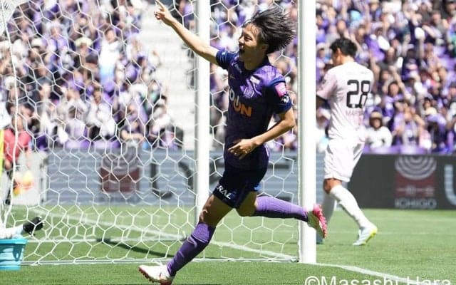 鹿島を初戦で粉砕の神戸、川崎戦でピッチを制圧した広島、百年構想リーグは｢7勝3敗｣で西の圧勝【Jリーグはなぜ｢西日本｣が強いのか】(1)