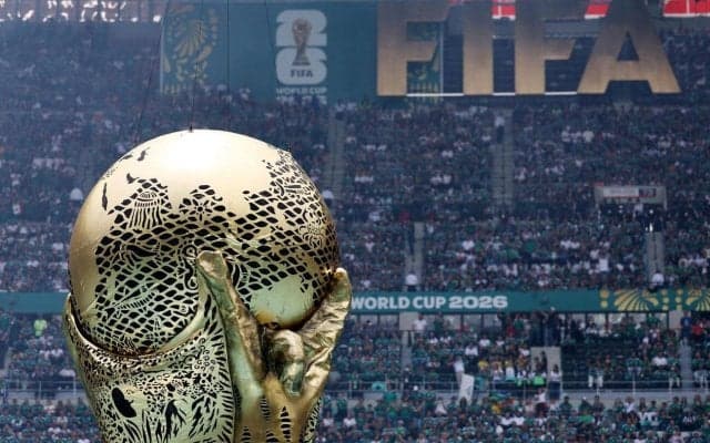 Ｗ杯開会式、巨大トロフィー出現にファン感動「どうやって出したの？」「幻想的すぎる」　
