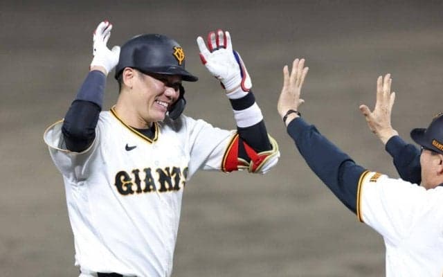 巨人・坂本勇人が５度目の「スカパー！サヨナラ賞」受賞　５・１３広島戦での逆転サヨナラ３ランが通算３００号のメモリアル弾「本当に記念に残る１本」