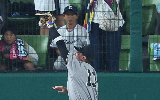 【巨人】またもミスで失点…中堅手キャベッジが落球　直後に２番滝沢に適時三塁打許す