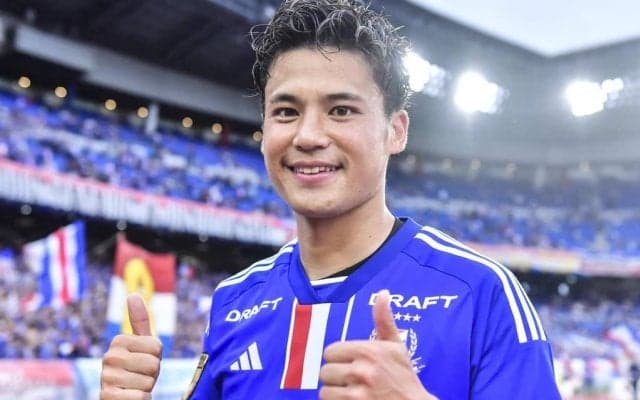 W杯欠場ドイツ代表ニャブリ来日！元日本代表FWとの居酒屋“肩組み2ショット”公開に｢アーセナルで一緒だったっけ｣｢なかなかにエモい｣
