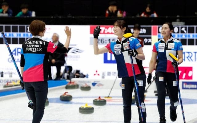 【カーリング】五輪出場フォルティウス第4E　２点スチールに成功しリードを５点に広げる