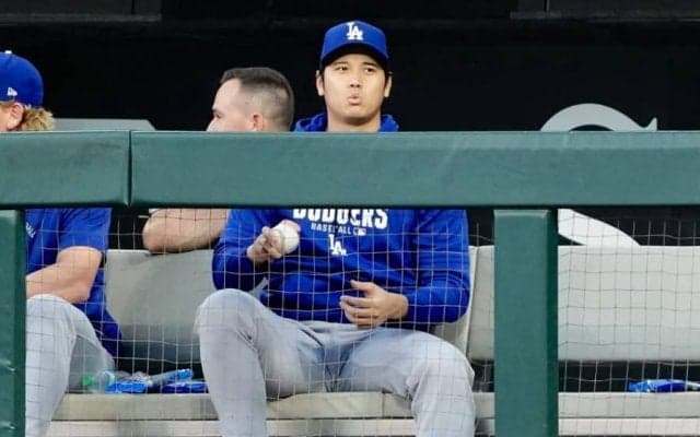 大谷翔平、14日にスタメン復帰か　ロバーツ監督示唆、気になる左膝の状態「治療を受けた」