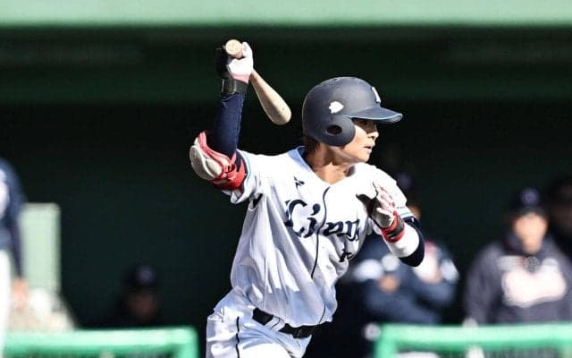 【西武】「史上初の好プレー」にトライした仲田慶介は話題の中心に　前夜の始球式でまさかの…