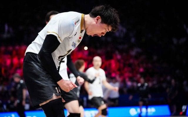 【バレー】日本が開幕３連勝　完全アウェーの中国戦３-１で勝利　先発復帰の石川祐希、最多得点の高橋藍がけん引…