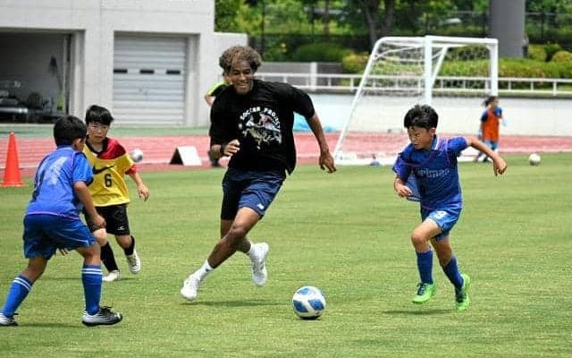 サッカー元日本代表・ジャーメイン選手　子ども向けに教室イベント