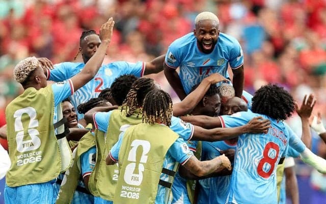 52年ぶりW杯出場！コンゴの“小さな巨人”が番狂せ衝撃ヘッド 176cmエースが歴史的一撃…異例隔離→歓喜の瞬間にお祭り騒ぎ