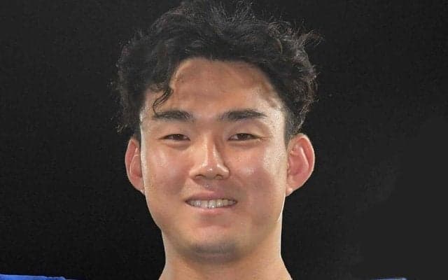 巨人・小笠原慎之介が決意表明「しっかりチームのピースに」２年ぶり日本球界復帰、決め手は「ジャイアンツの熱意」２７年までの１年半契約、年俸１億８０００万円　背番号９８は自身で選択