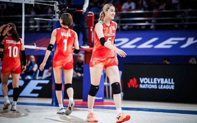 バレー女子日本が見せた“神守備”に公式も驚愕「ヨシノはどうやってやってのけた？」　佐藤淑乃の好レシーブ＆ブロックに脚光【VNL2026】
